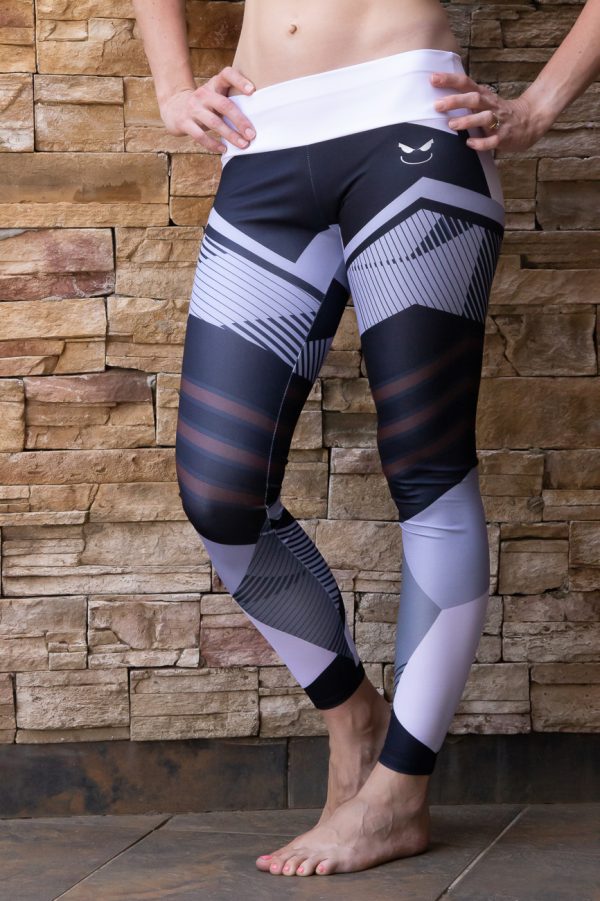 Terra Array Cubism white grey black Tights , active lifestyle wear. Great for running, gym, crossfit and sport with built in bra, active lifestyle wear. Great for running, gym, crossfit and sport